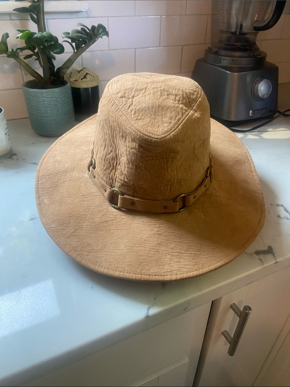 Free people, polyester suede, fedora hat